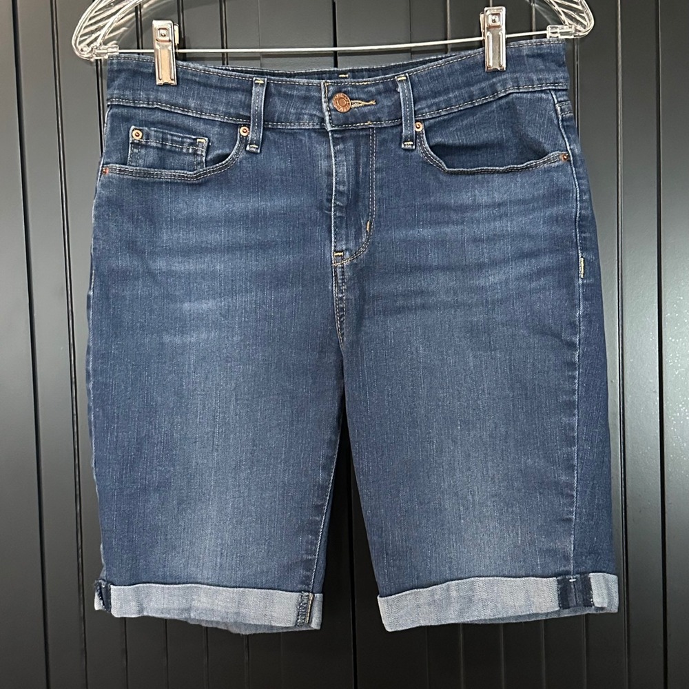 Signature Levi Strauss Bermuda Denim Shorts Juniors 6 / W28 Cuffed Stretch Blue